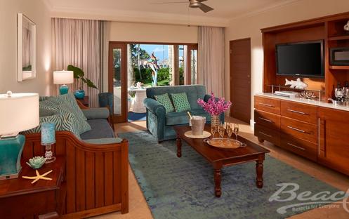 Tropical Beachfront One Bedroom Walkout Grand Concierge Family Suite - W1BG  (4)